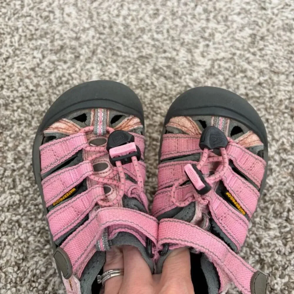 Size 6 / Toddler Girl KEEN Sandals